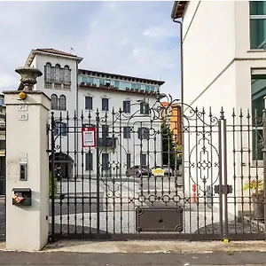 https://lux-apartment-2-milano-metro-m2.it-lombardy.com
